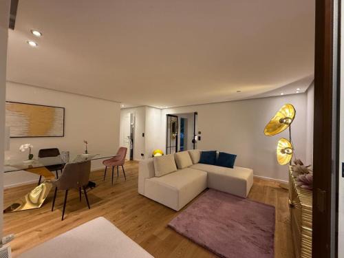 Solln Apartamento | Modern apartment with terrace in Solln