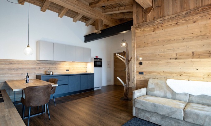 Terento Apartamento | Moderno apartamento "Wohnung 7" con vistas a la montaña, Wi-Fi, balcón y terraza