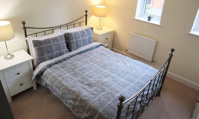 Epsom Apartamento | ⭐Modern Apt in Epsom-Self Check in & Free Parking