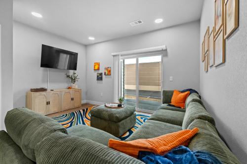 Rogers Apartamento | Modern Apt W Pool, Gym & Free "p"prime Location