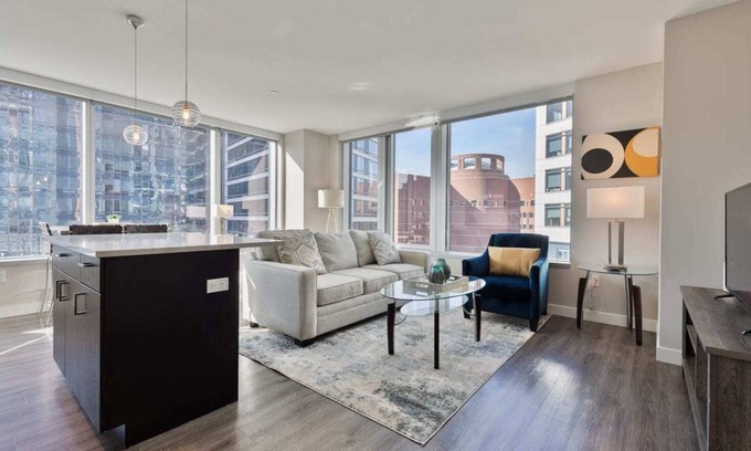 Seaport District Apartamento | Modern Apt with Gym S