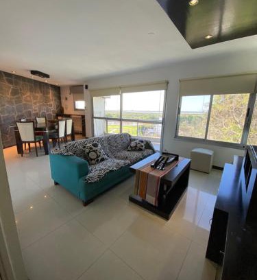 San Nicolás de los Arroyos Apartamento | Moderno piso con vista al río en zona residencial