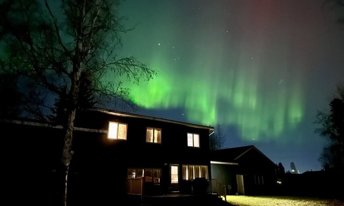 Fairbanks Casa | Modern Aurora Retreat 5b4b w/Basketball Court