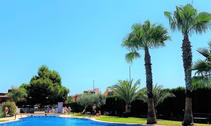 Vergel Apartamento | Moderno apartamento de playa con vista al jardín y piscina, cerca de Denia, mar 800m