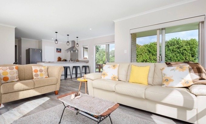 Waihi Beach Cabaña | Moderna escapada a la playa - Waihi Beach Holiday Home