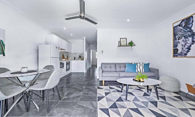 Cannonvale Apartamento | Modern Beach Front Apartment