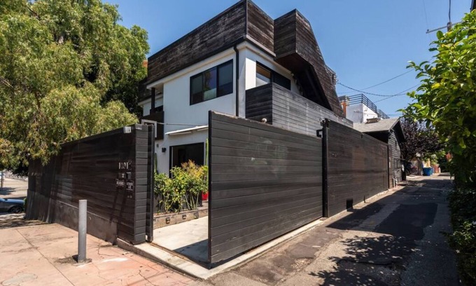 Venice Villa | Modern Beach House 2 blocks from the Ocean with Giant Rooftop Deck