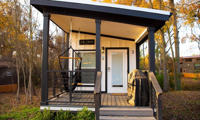 Mount Vernon Cabina | Modern Beach Retreat - 1 Bed / Loft