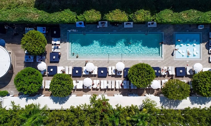 City Center Complejo | Modern Beachfront Escape in Miami! Outdoor Swimming Pool, Pet-friendly Property!