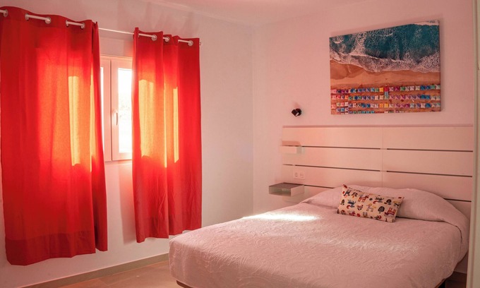 Arrieta Apartamento | Modern beachside apartment Punta Mujeres