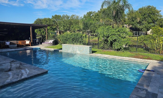Golden Glades - The Woods Casa | Modern beautifully designed and decorated house with salt water pool and gazebo