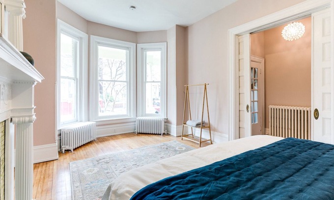 Fan District Apartamento | Modern Boho Apartment