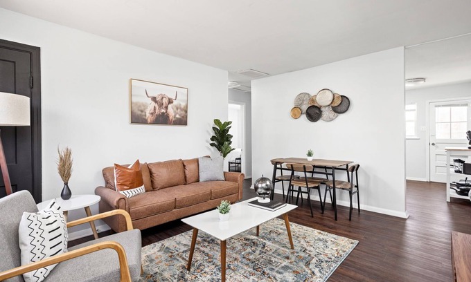 Wayne Casa | Modern Boho Villas 10 min Airpt.