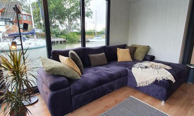 Monnickendam Alquiler De Eote | Modern, brand new houseboat near Amsterdam
