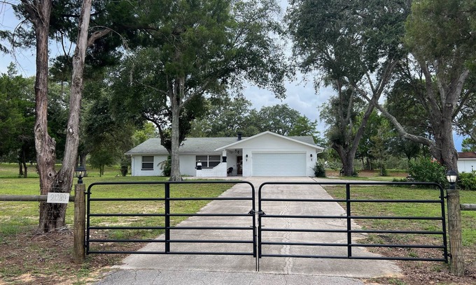 Clermont Casa | Modern Brick Rural Home