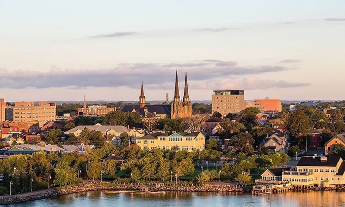 Charlottetown Casa | Modern bright 2bd steps from Downtown