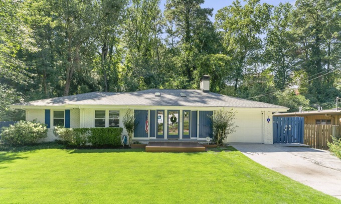Lavista Park Casa | Modern, bright, convenient, peaceful