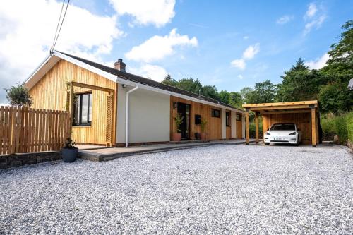Brecon Casa | Modern Bungalow Views of Pen y Fan