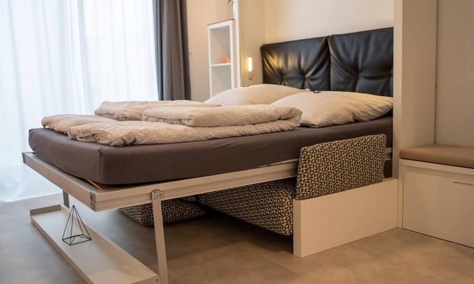 West Apartamento | Modern business Apartment with gym and bike