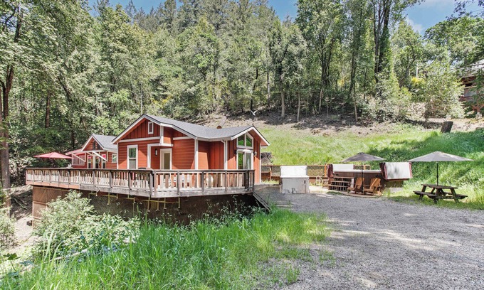 Hacienda Cabina | Modern Cabin Retreat w/ Swim Spa, Hot Tub & A/C