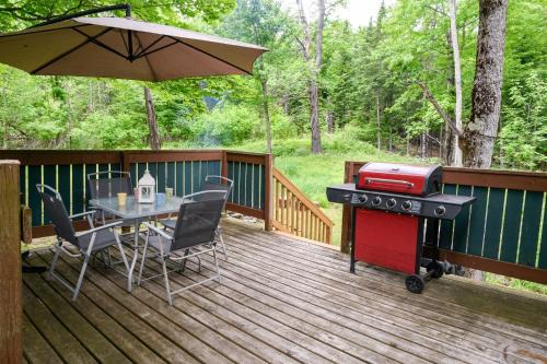 Mississippi Mills Casa | Modern Cabin Retreat with Patio & Outdoor Firepit