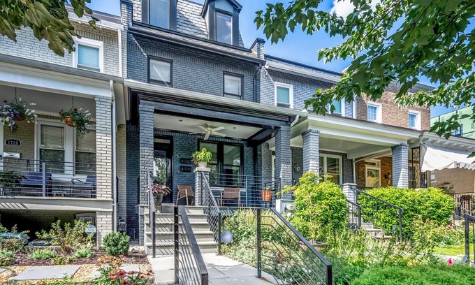 Hill East Condominio | Modern Capitol Hill Stay-5 Min Walk to Metro & Eats