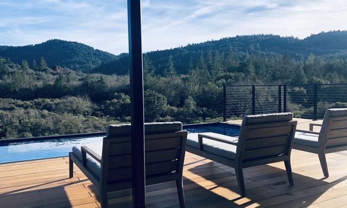Calistoga Cabaña | Elegante casa de huéspedes 'Modsita': "¡Las mejores vistas en Calistoga!"