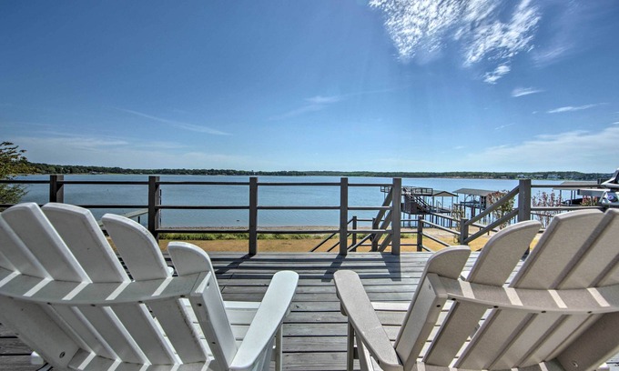 Log Cabin Cabina | Modern Cedar Creek Lake Retreat w/ Panoramic View!