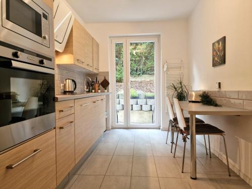 Suedviertel Apartamento | Modern Central Apartments near Hbf & Messe Essen