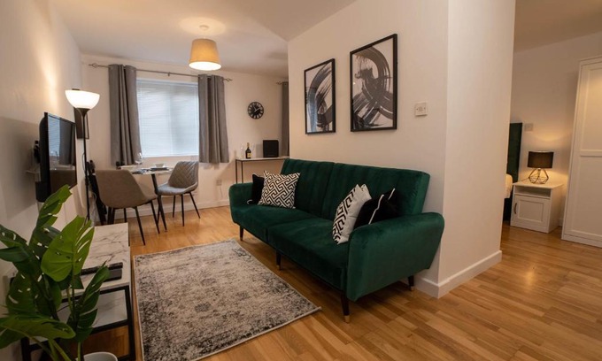 Mill Road Apartamento | Modern & Central - KING Bed, Super FAST Wi-Fi