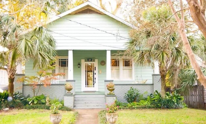 Hannon Park Casa | Modern & Centrally Located! Stay at Calypso Dreams