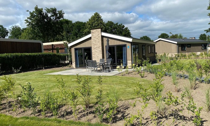 Hulshorst Chalet De Esquí | Modern chalet on a resort near the Veluwemeer
