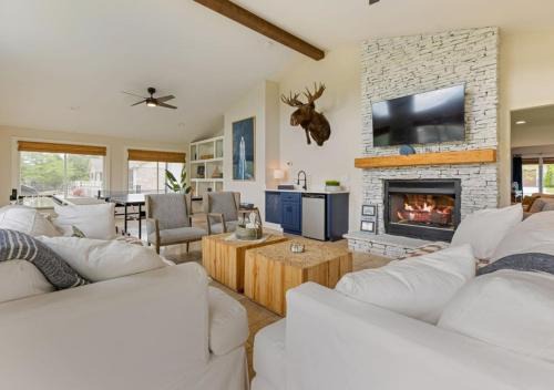 Winchester Casa | Modern Charm with Rare Flat Lot Dock Game Area
