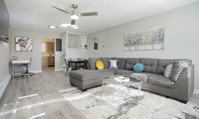 Wheat Ridge Casa | Modern Charmer|Sleeps 10|Close to Denver|Mountains