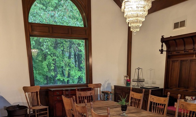 Spring Brook Casa | Modern Chateau: Pets OK, 15 min to City, Aurora, Orchard Park, Stadium GO BILLS!