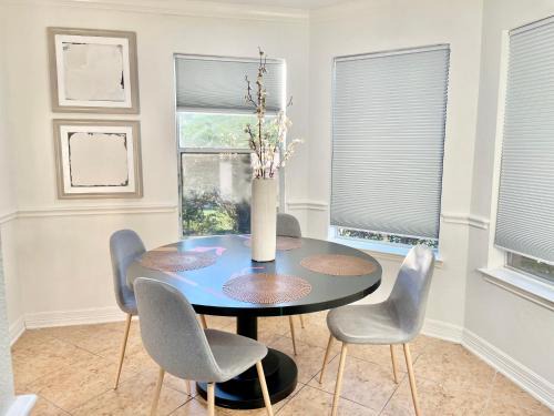 Channelview Casa | Modern Chic Home