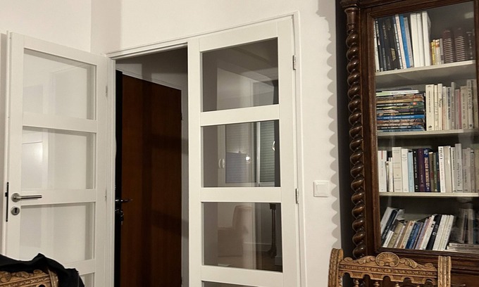 Meudon Apartamento | Modern chic Parisian apartment. close to major attractions! Salut!