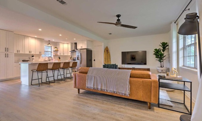 Brent Casa | Modern-Chic Pensacola Home with Spacious Yard!