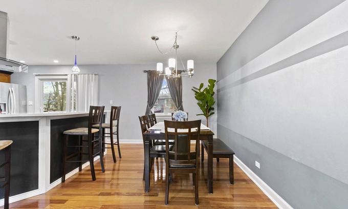 Downers Grove Casa | Modern Chicago Getaway