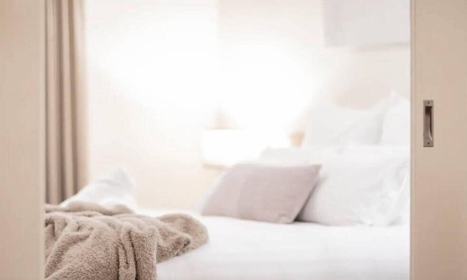 West Perth Apartamento | Modern City Stay in Vibrant Northbridge Apartment