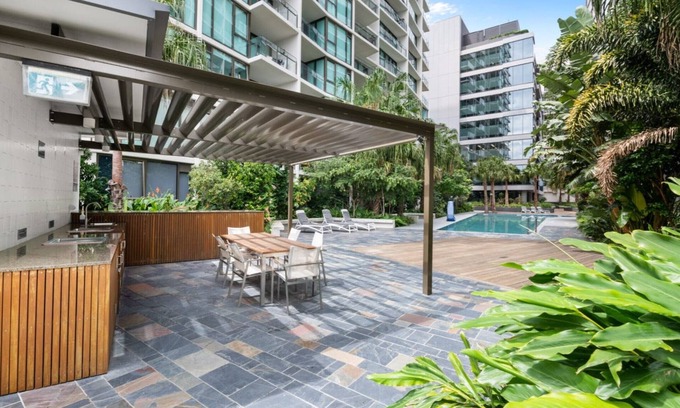 Newstead Apartamento | Modern City View Apt Parking Pool Wifi for Busniess & Leisure