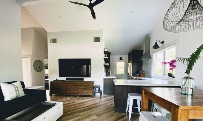 Maalaea Condominio | Luxurious Modern Maui Top Floor Beachfront Condo
