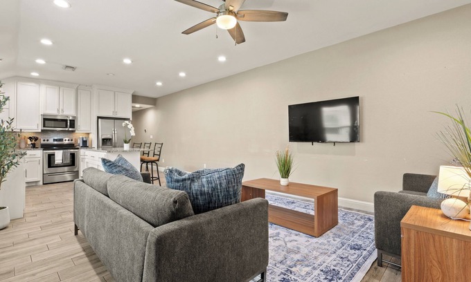 Sherman Apartamento | Modern Clean, Near Austin College & Fully Equipped