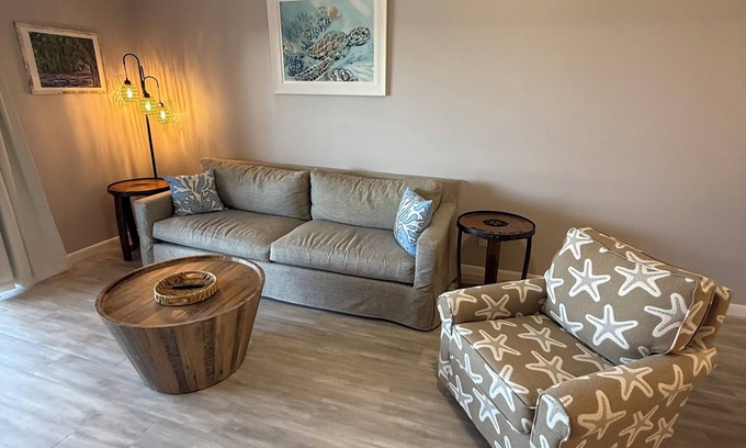 Englewood Condominio | Modern Coastal 2BR Retreat-Close to Boca Grande-Monthly Rental