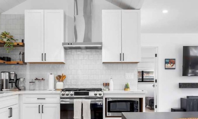 Eastside Santa Cruz Casa | Modern Coastal Escape - walking distance to beach!