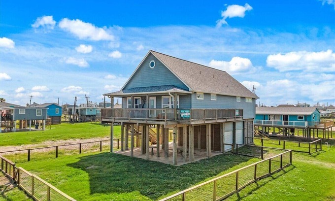 Surfside Beach Casa | Modern Coastal Home | Steps from Beach | 3BR Pet-Friendly w/Views