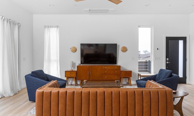 Morro Bay Casa | Modern Coastal Retreat with Views – Furnished 2BR 2BA - 30+ Day Rental
