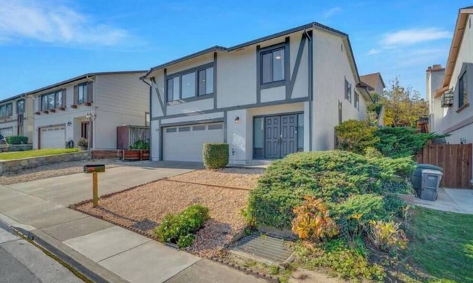 South San Francisco Casa | Modern Comfort: South San Francisco Edition