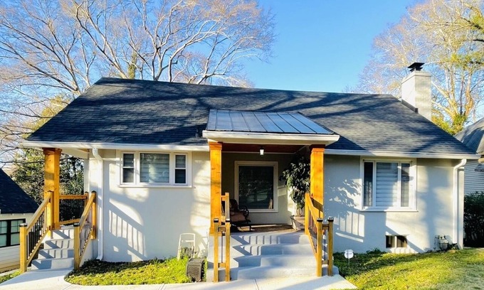 Greenville - Spartanburg Casa | Modern Comfort in Downtown Greenville 4br 2ba