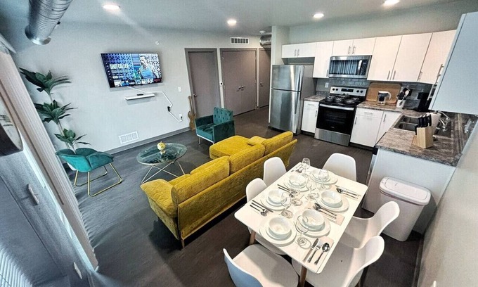 Downtown Des Moines Apartamento | Modern Comfort Meets Affordable Luxury – Your Perfect Stay Awaits!
